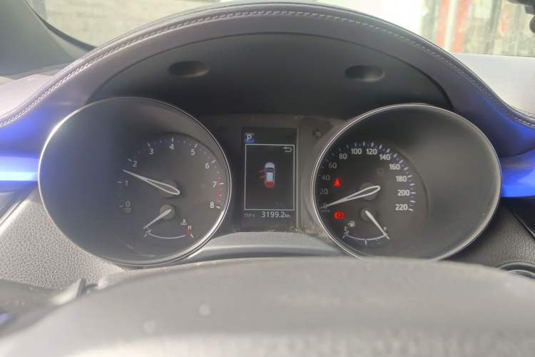 Used Toyota IZOA 2018 2.0L Yichi Version China VI Standard