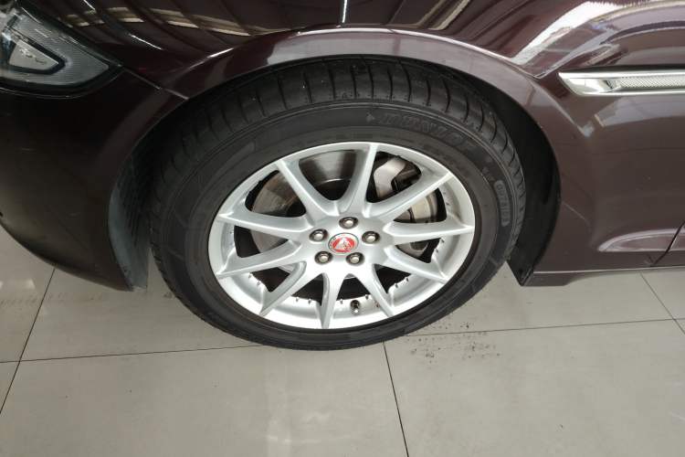 Used Jaguar XJ 2016 XJL 2.0T Two-Wheel-Drive Elegant Business Edition
