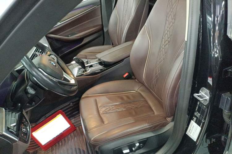 Used BMW 5 Series 2019 530Li Leading Model Luxury Package
