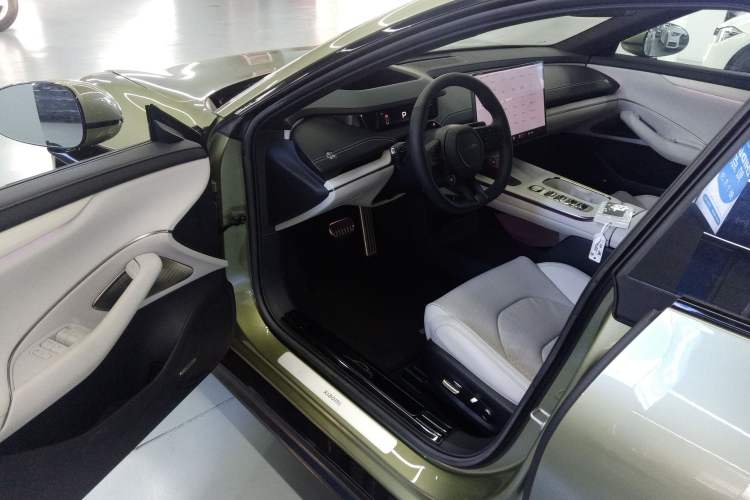 Used  SU7 2024 Four-Wheel Drive Ultra-Long Range Advanced Intelligent Driving Max Edition
