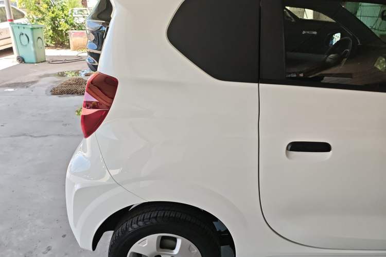 Used Roewe Clever 2021 302 km New Four-Seater Super-Efficient Version
