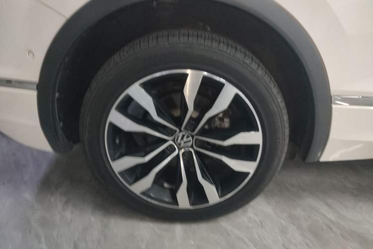 Used Volkswagen Tiguan L 2021 330TSI Automatic Two-Wheel Drive R-Line Enhanced Edition
