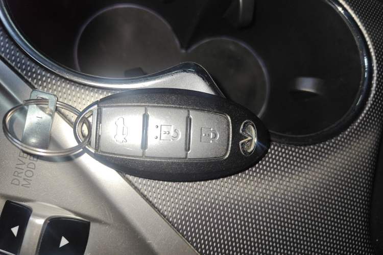 Used Infiniti Q50L 2018 2.0T Enjoyment Version China VI Standard
