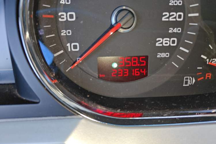 Used Audi A6L 2011 2.0 TFSI automatic Comfort trim
