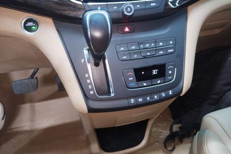 Used Buick GL8 2017 ES 28T Premium Version China V Standard