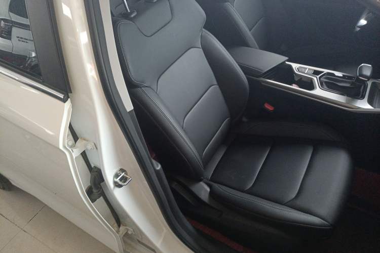 Used Geely Auto Emgrand 2025 4th Generation 1.5L CVT Luxury Version
