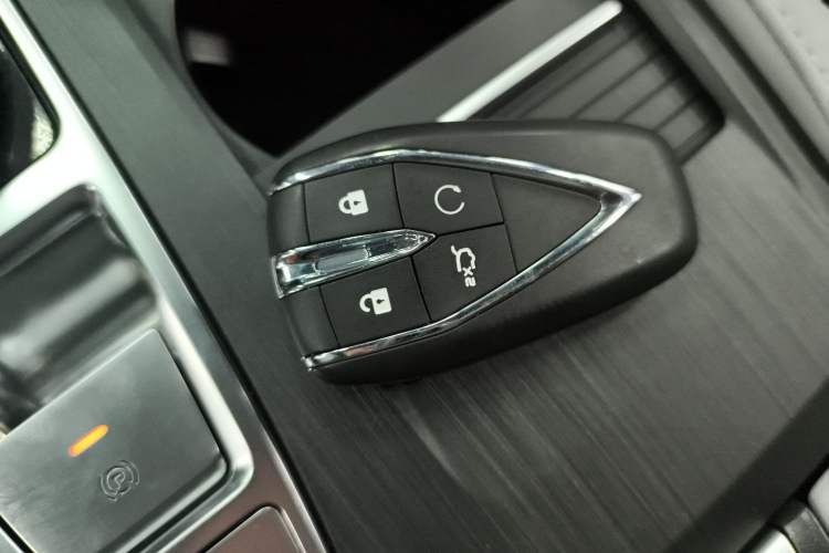 Used Changan CS75 PLUS 2024 3rd Generation Champion Edition 1.5T Intelligent Drive Dynamic Model
