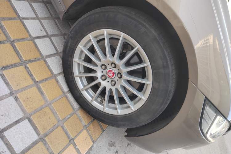 Used Jaguar XF 2016 XF 2.0T Two-Wheel-Drive Luxury Edition