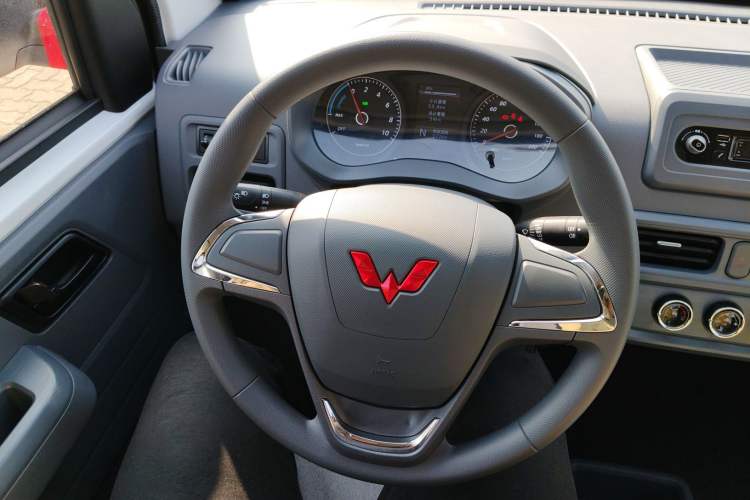 Used Wuling Yangguang 
