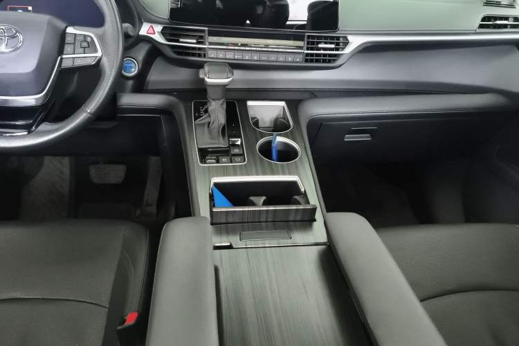 Used Toyota Sienna 2021 2.5L Hybrid Ultimate Edition