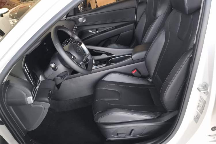 Used Hyundai Elantra 2022 1.5L CVT LUX Prestige Edition