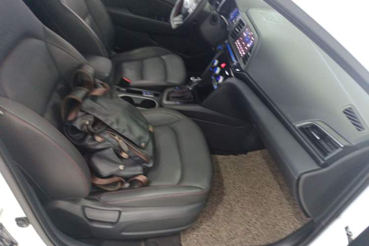 Used Hyundai Elantra 2019 1.4T Dual-Clutch Xuan Dong · Dynamic Model
