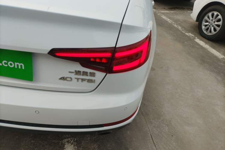 Used Audi A4L 2018 30th Anniversary Edition 40 TFSI Fashion Model
