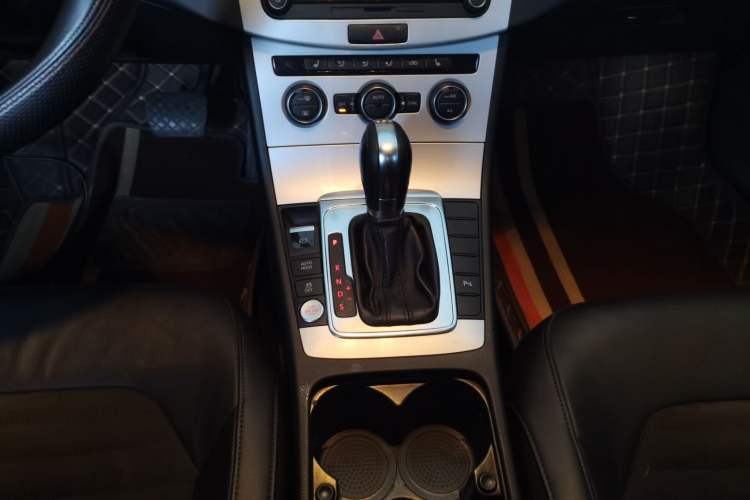 Used Volkswagen Magotan 2016 1.8TSI Luxury Comfort Model
