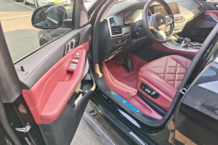 Used BMW X5 2022 Restyled xDrive 30Li Luxury Version M Sport Package