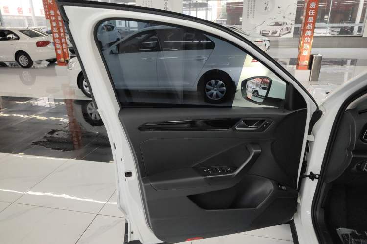 Used Volkswagen T-ROC 2020 280TSI DSG Two-Wheel Drive Comfort Version
