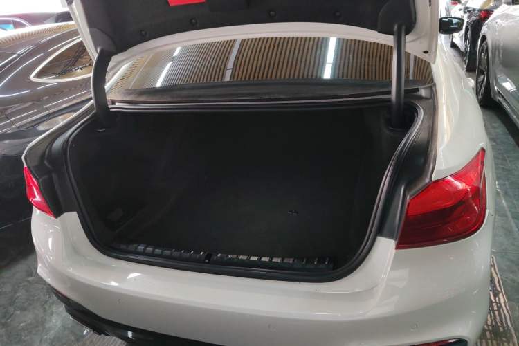 Used BMW 5 Series 2020 525Li M Sport Package