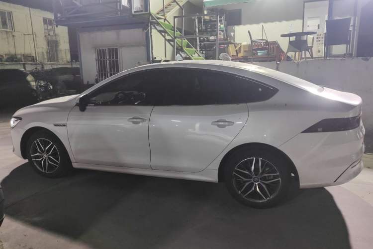 Used BYD Qin PLUS 2021 EV 400KM Luxury Model
