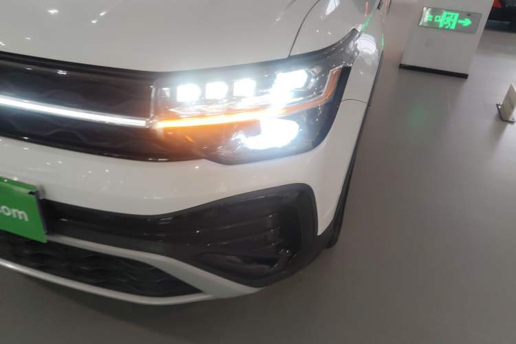 Used Volkswagen Tharu 2024 300TSI Two-Wheel-Drive Moon Luxury Edition