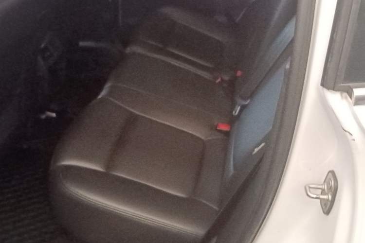 Used Peugeot 3008 2015 2.0L Automatic Classic Edition