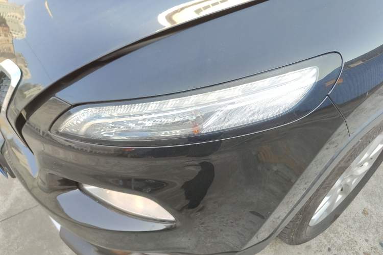 Used  Cherokee 2017 2.0L Superior Edition