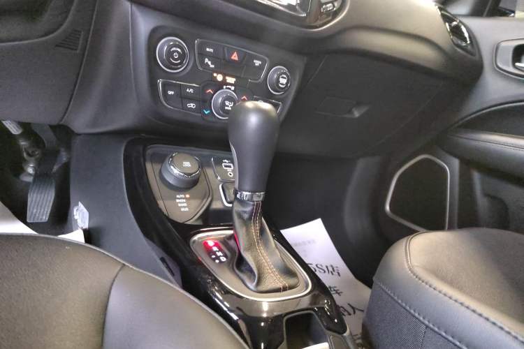 Used Jeep Compass 2019 220T Automatic Family Enjoyment Four-Wheel Drive Edition