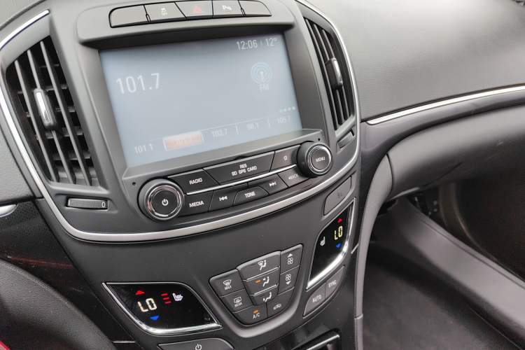 Used Buick Regal 2015 1.6T Fashion Tech Model
