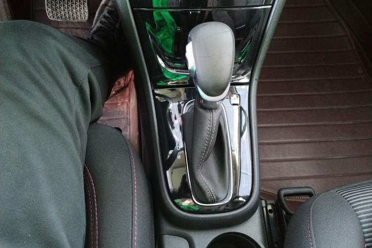 Used Buick Encore 2017 18T Automatic Two-Wheel Drive Urban Leading Model
