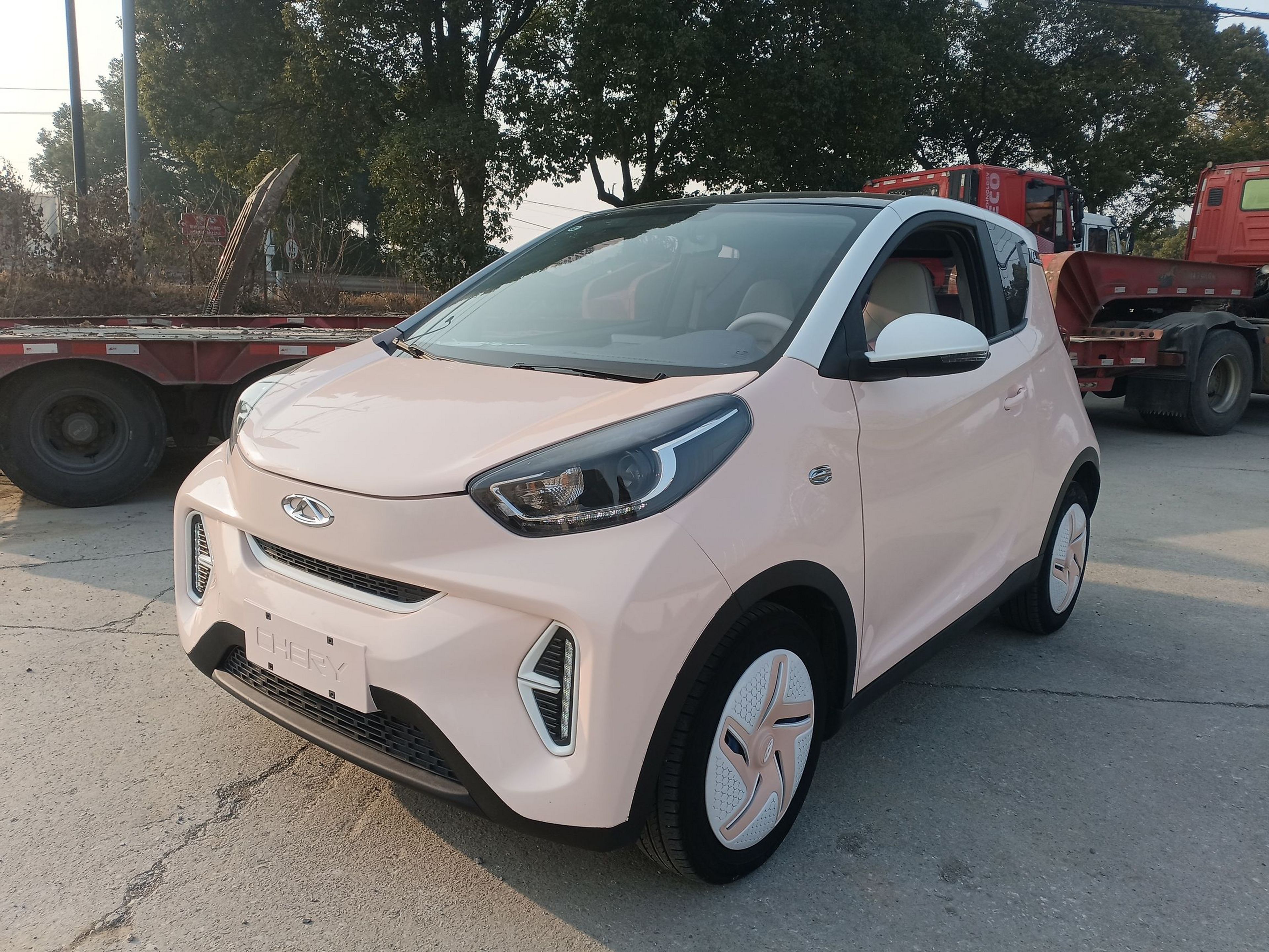 Под передней частью автомобиля