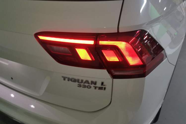 Used Volkswagen Tiguan L 2019 330TSI Automatic Two-Wheel Drive Smart Luxury Version China VI Standard