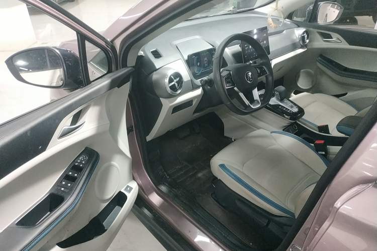 Used BYD Yuan Pro 2023 401KM Luxury Version
