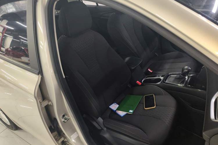 Used Roewe i5 2020 1.5L Automatic 4G Connected Linghao Edition

