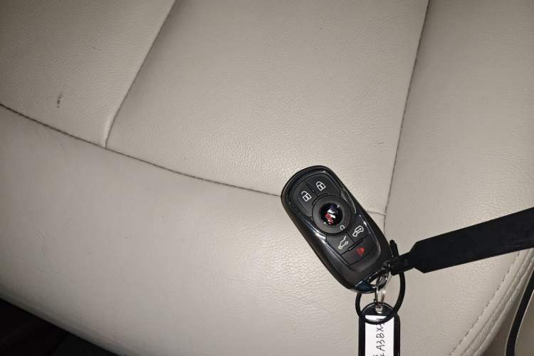 Used Buick GL8 2021 Land Cruiser Executive 652T Premium Model
