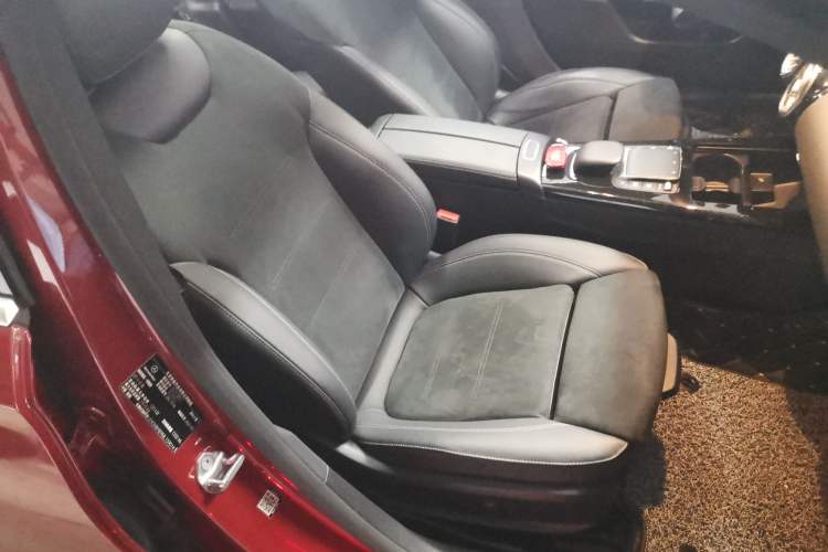 Used Mercedes-Benz A-Class 2021 A 200 L Sport Sedan Fashion Model
