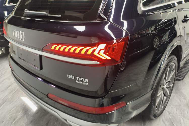 Used Audi Q7 2021 55 TFSI quattro S line Sport model