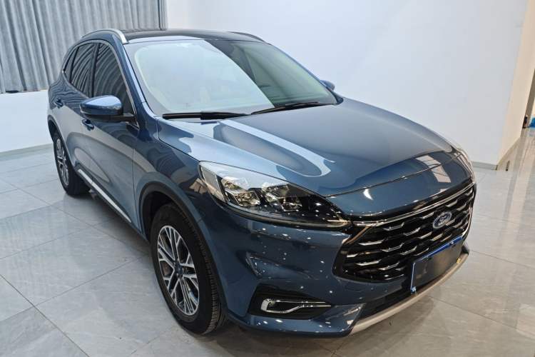 Used Ford Escape 2020 EcoBoost 245 Two-Wheel-Drive Titanium Edition
