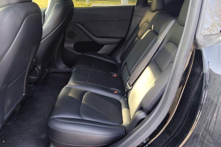 Used Tesla Model Y 2023 Rear-Wheel-Drive Version
