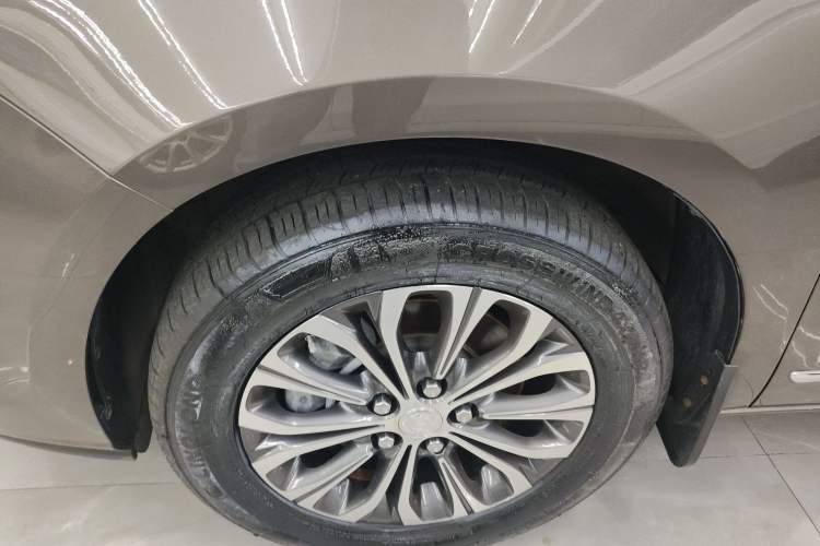 Used Buick GL8 2020 Land Business Class 652T Luxury Model
