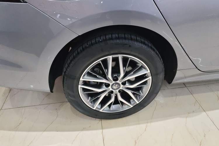 Used BYD Qin PLUS 2024 HONOR Edition DM-i 120KM Leading Model
