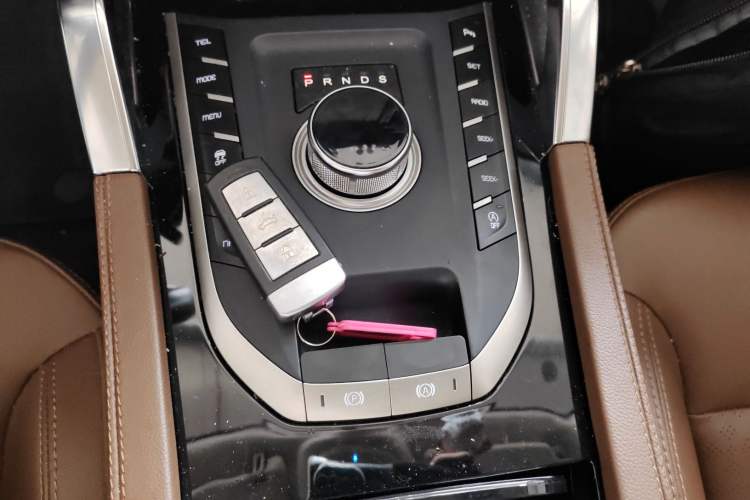 Used Zotye T800 2018 2.0T Automatic Prestige Smart Connectivity 7-Seater
