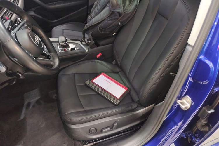 Used Audi A4L 2019 40 TFSI Ambition China VI
