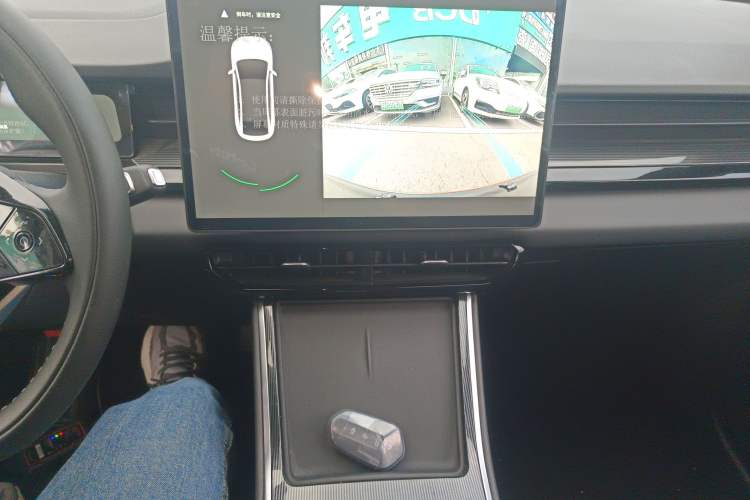 Used Livan Livan 7 2024 605 km Glory Edition
