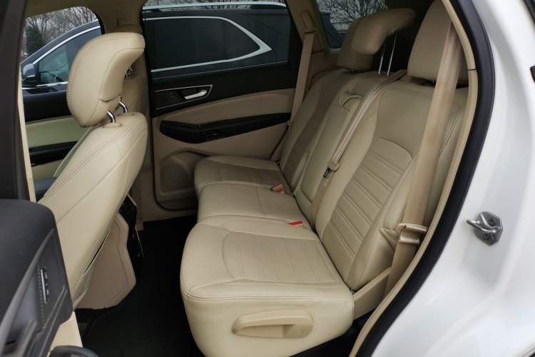 Used Ford Edge 2016 EcoBoost 245 Two-Wheel-Drive Titanium 5-Seater
