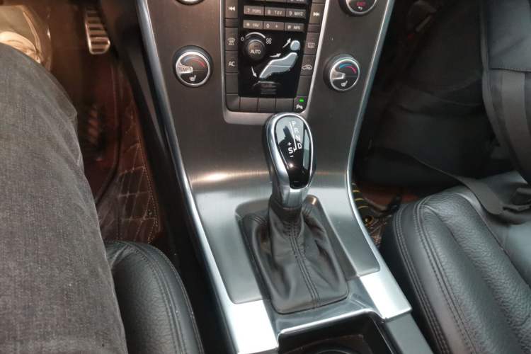 Used Volvo XC60 2014 T5 Zhiyi Edition
