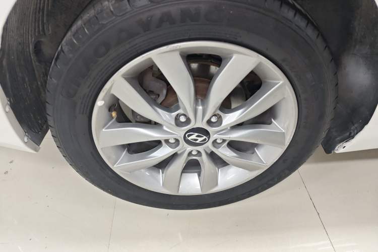 Used Hyundai Elantra 2015 1.6L Automatic Fashion Model