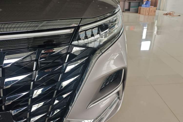 Used Roewe iMAX8 New Energy 2025 1.5T DMH Lu Zun Deluxe Edition
