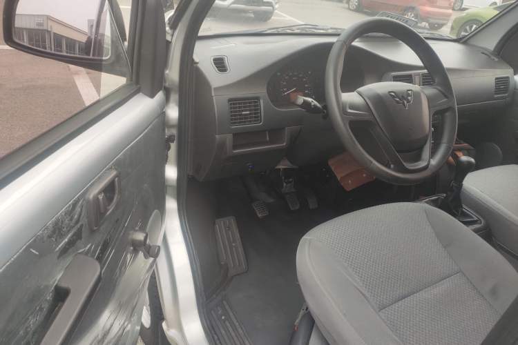 Used Wuling Rongguang 2019 1.5L Extended-Body Van Base Model with 2 Seats