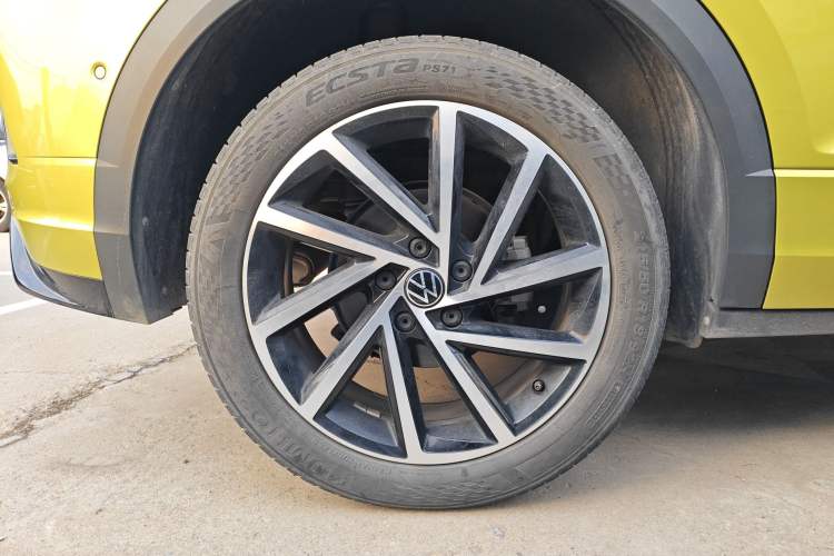 Used Volkswagen T-ROC 2023 300TSI DSG Two-Wheel Drive Starlight Edition
