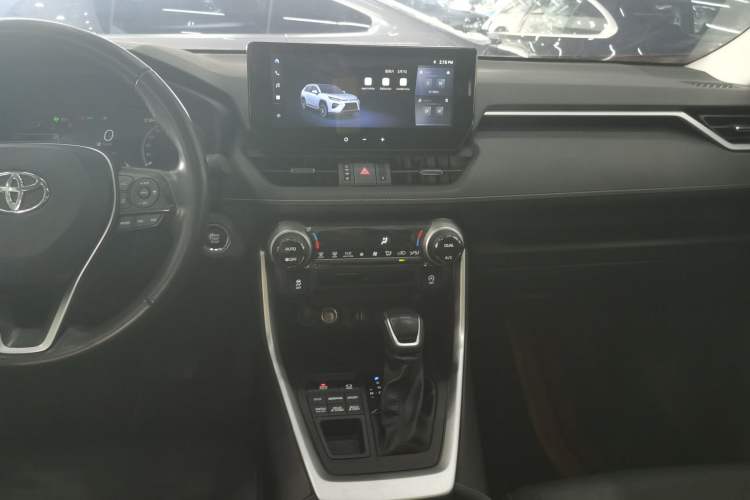 Used Toyota Wildlander 2023 2.0L CVT Four-Wheel Drive Luxury PLUS Edition
