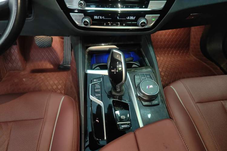 Used BMW 5 Series 2022 Second Facelift 525Li M Sport Package